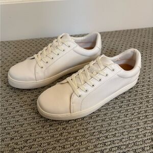 NWOT Banana Republic Women’s White Classic Sneakers Size 8